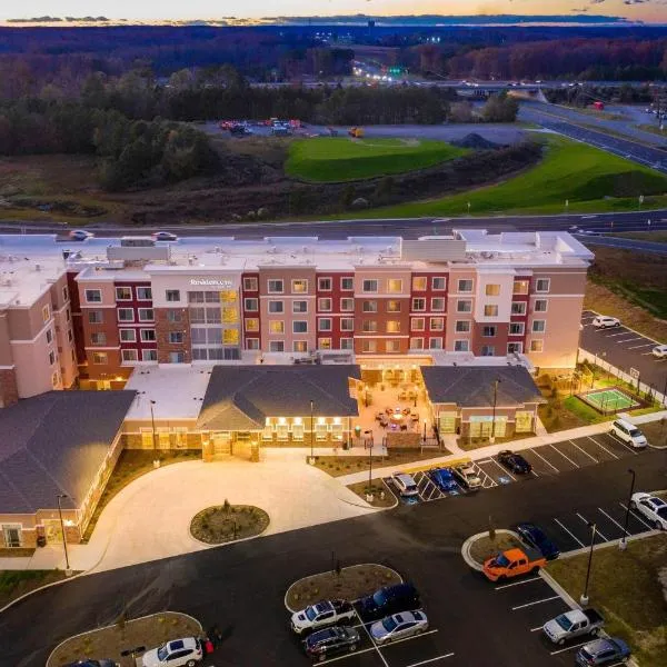 Residence Inn by Marriott Richmond at the Notch: Richmond'da bir otel