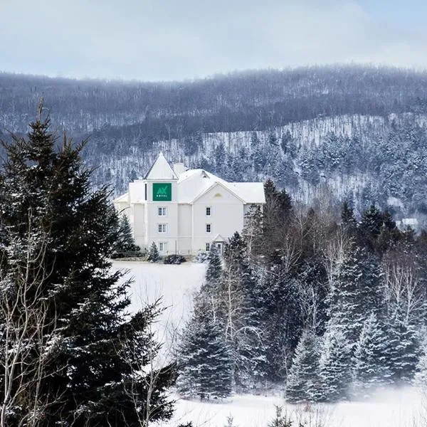 AX Hotel, hotel sa Mont-Tremblant