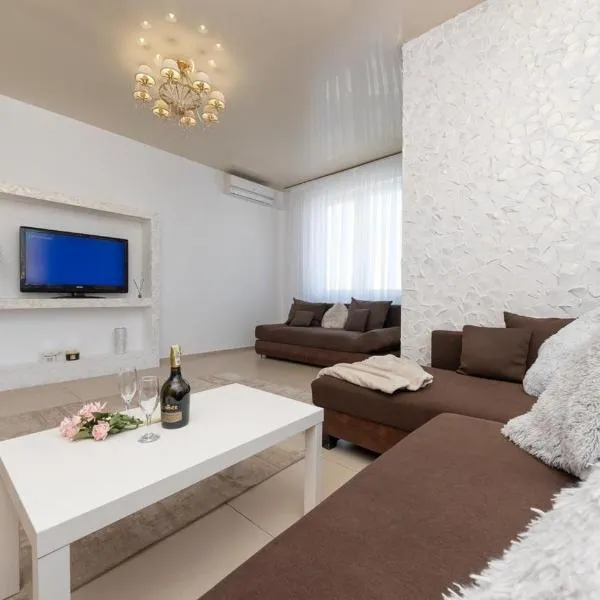 Apartment Obolon Natalka Park, хотел в Киев