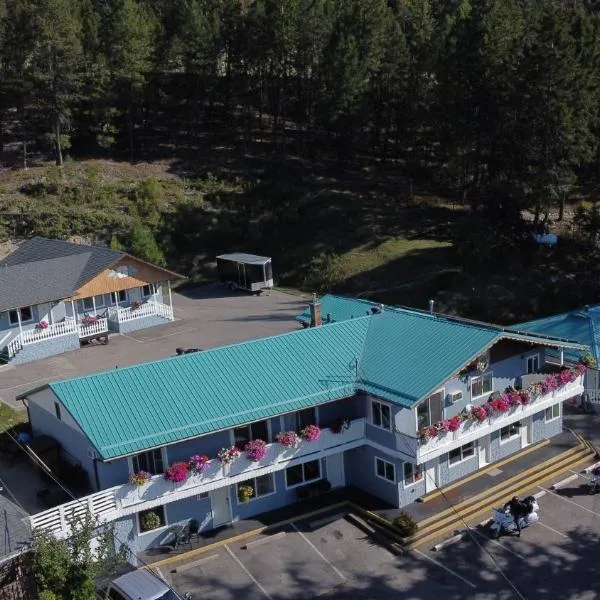 Celadon Lodge, hotel i Radium Hot Springs