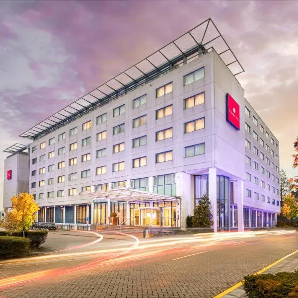 Ramada by Wyndham Amsterdam Airport Schiphol, khách sạn ở Badhoevedorp