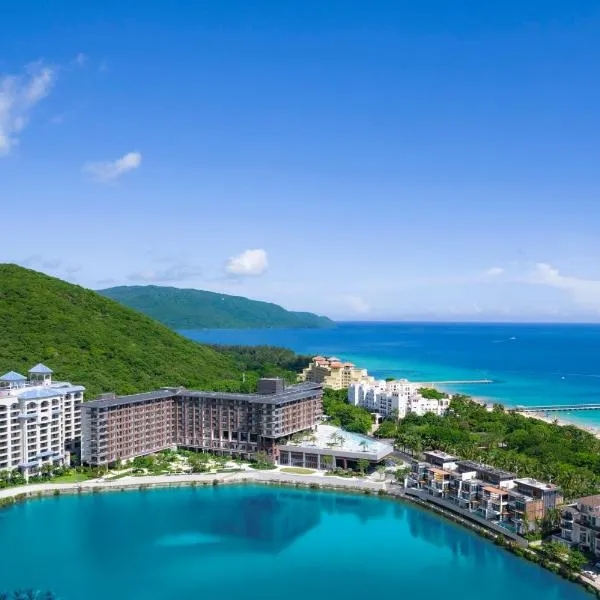 HUALUXE Hotels and Resorts Sanya Yalong Bay Resort, an IHG Hotel, hotel en Sanya