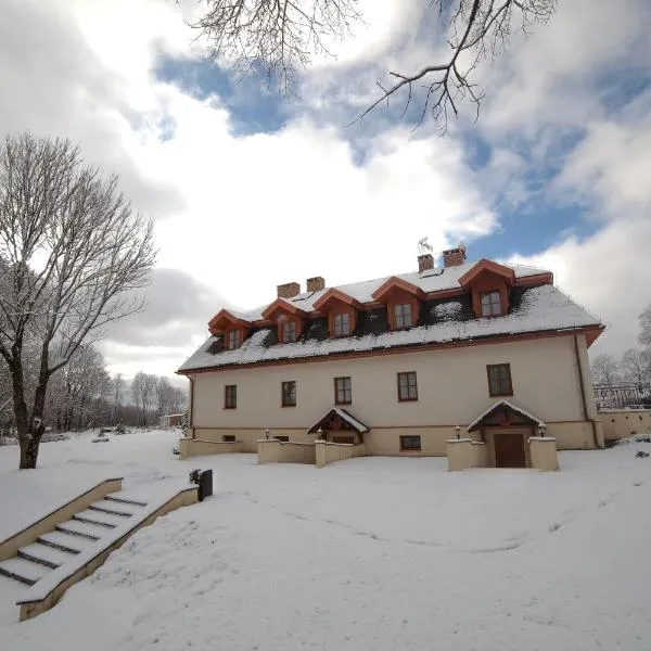 Folwark Hutta, hotel v destinaci Suwałki