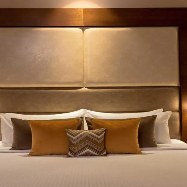 The Atlantes Suite Near Delhi Airport、New Delhiのホテル