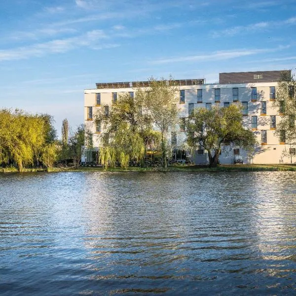 Best Western Plus Lakeside Hotel, hotelli Székesfehérvárissa