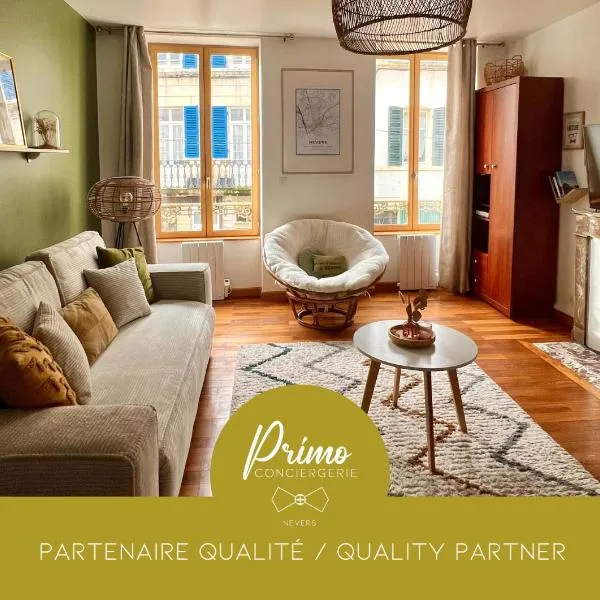 "Le Noeud vert" Appartement sur le thème de Nevers, 65 m2 en coeur de ville avec parking, accès inclus à salle de sport de 2000m2, Sauna & Hammam, by PRIMO C0NCIERGERIE, hotelli kohteessa Nevers