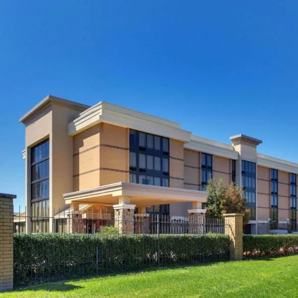 Heritage Inn Suites Houston Sugar Land, Trademark by Wyndham, hótel í Sugar Land