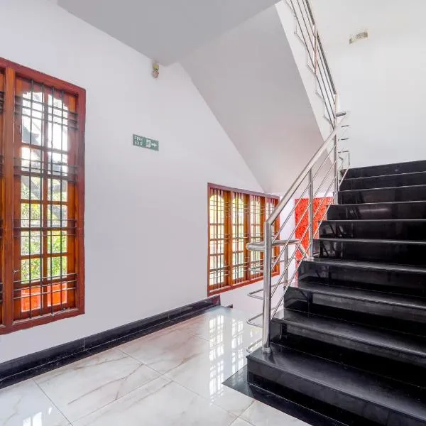 Super Townhouse City Center Ernakulam: Ernakulam şehrinde bir otel