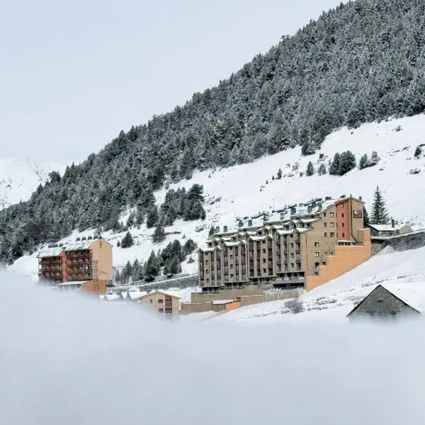 Apartaments Els Llacs, hotelli kohteessa Bordes d´Envalira 