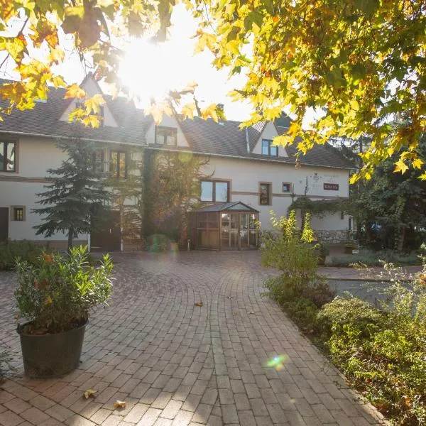 Révész Hotel, Restaurant and Rosa Spa, hotel in Győr