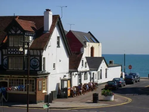 The Ship Inn - Sandgate, ξενοδοχείο σε Folkestone