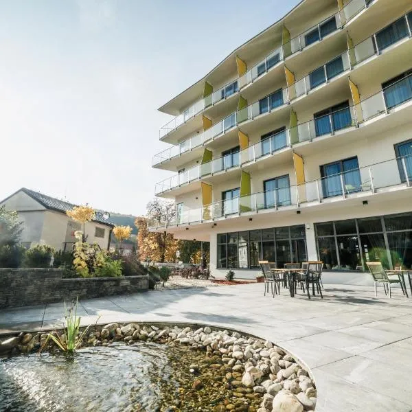 Wellness Hotel Panorama, hotel em Trenčianske Teplice