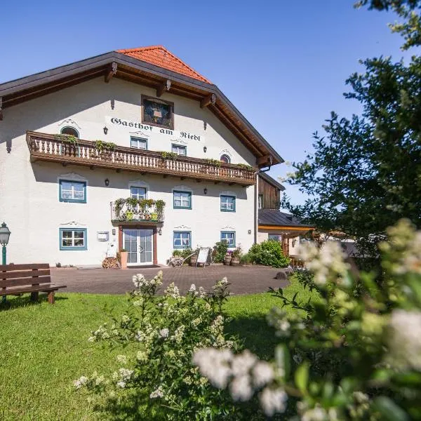 Hotel-Gasthof Am Riedl, hotel u gradu Sankt Gilgen