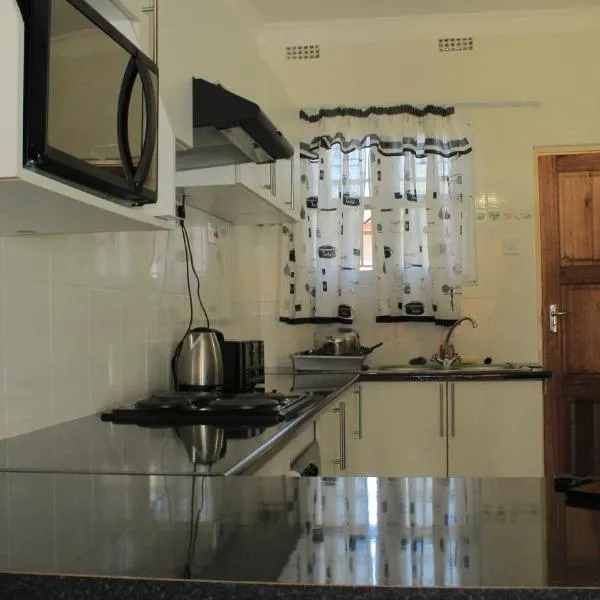 Asante Apartments: Livingstone şehrinde bir otel