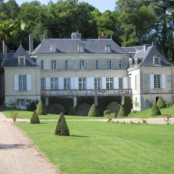 Chambres d'Hôtes Le Château de la Plante, hotel in Colombiers