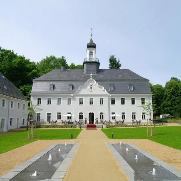 Hotel Schloss Rabenstein: Limbach - Oberfrohna şehrinde bir otel