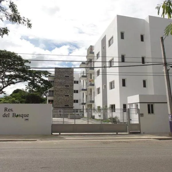 Residencial Vista Del Bosque, hótel í Santiago de los Caballeros