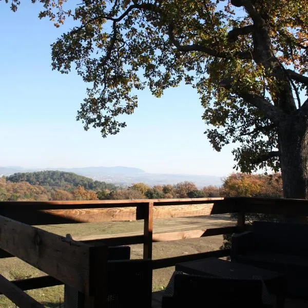 Les Chalets en Cévennes, hotel i Saint-Christol-lès-Alès