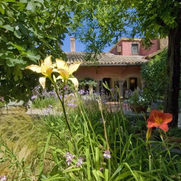 Hotel Lucrezia, hotel Càbrasban