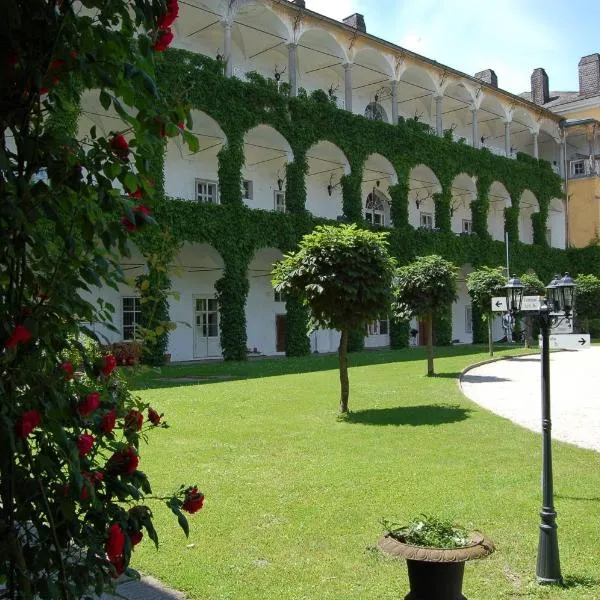 바트 슐러바흐에 위치한 호텔 Gästehaus Schloss Aschach