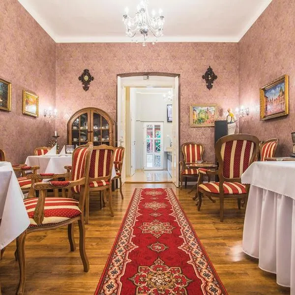 CenterCity Apartments, hotel di Presov