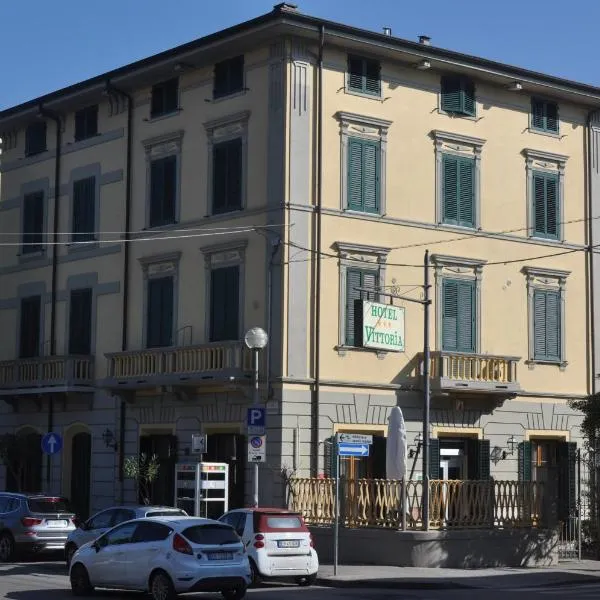 Hotel Vittoria، فندق في فياريجيو