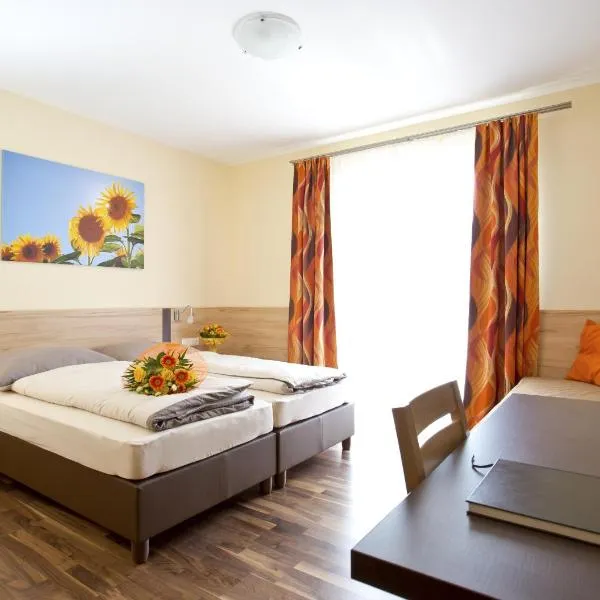 Pension Einsiedl, hotell i Spitz