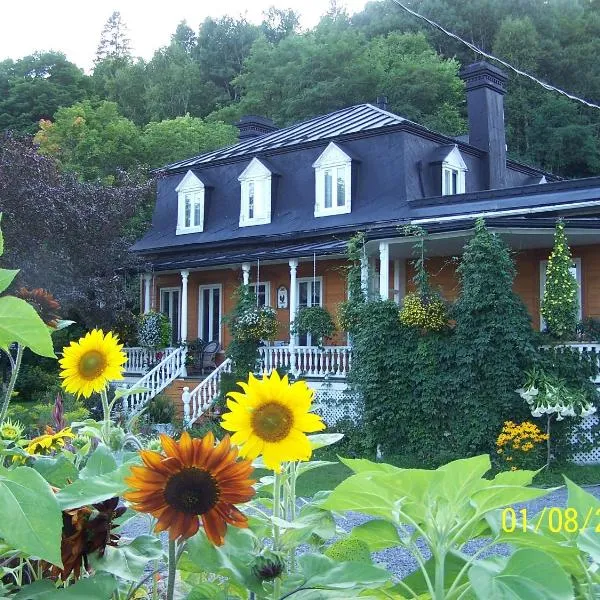 Auberge du Sault-à-la-Puce, hotel u gradu 'Sainte-Anne-de-Beaupré'