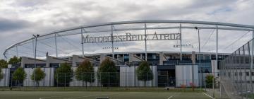 „Mercedes-Benz“ arena: viešbučiai netoliese