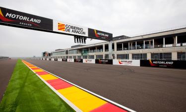 Hotelek a Motorland versenypálya közelében