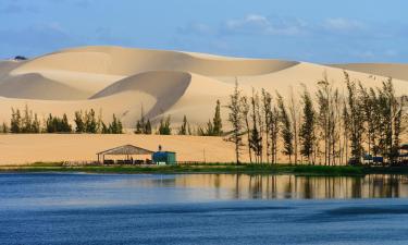 Hotéis perto de Red and White Sand Dunes