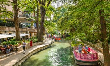 Khách sạn gần Đường đi bộ River Walk