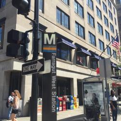 Farragut West Station