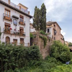 Carrera del Darro Street