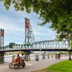 Governor Tom McCall Waterfront Park