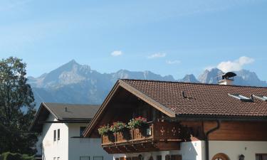 Zugspitze的家庭旅館