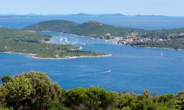 Proprietăți de vacanță aproape de plajă în Lošinj Island