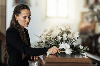 45+ Funeral Flower Sympathy Messages for a Heartwarming Gesture 