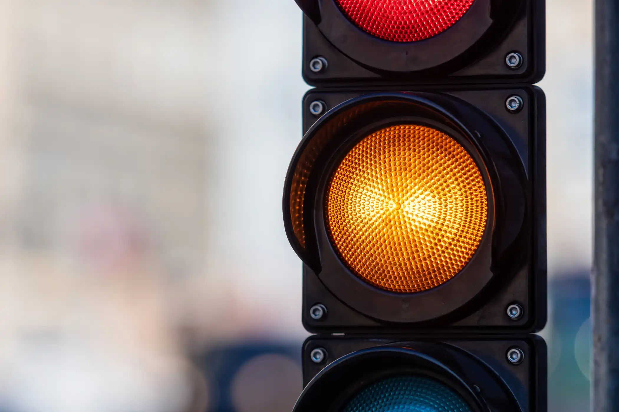 Es inevitable una de estas 2 opciones, que nos encontremos después de la luz amarilla una oportunidad para convertirlo en una luz verde y seguir con el proyecto