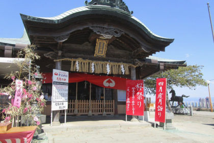 アイキャッチ-鷲尾愛宕神社拝殿