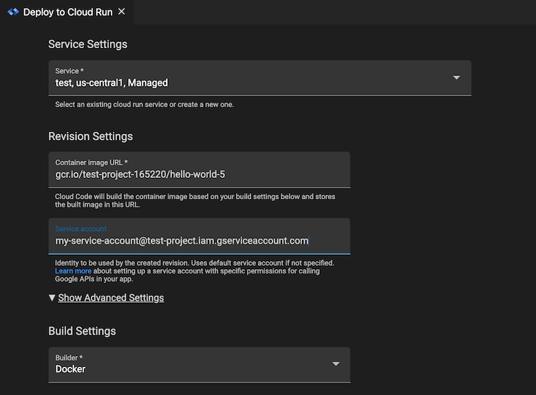 Section des paramètres de révision avancés développée dans Cloud Run: champ &quot;Deploy and Service Account&quot; (Déploiement et compte de service) renseigné avec le nom du compte de service au format nom-compte-service@nom-projet.iam.gserviceaccount.com