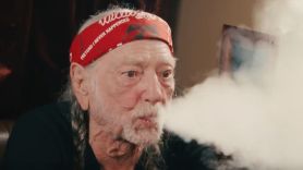 Willie Nelson smoking cannabis