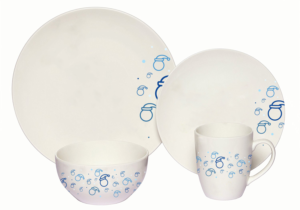 Christmas dinnerware set: outlines | Graphic Design by DesignFive