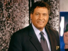 Greg Gumbel Dies; CBS Sports Anchor Was 78