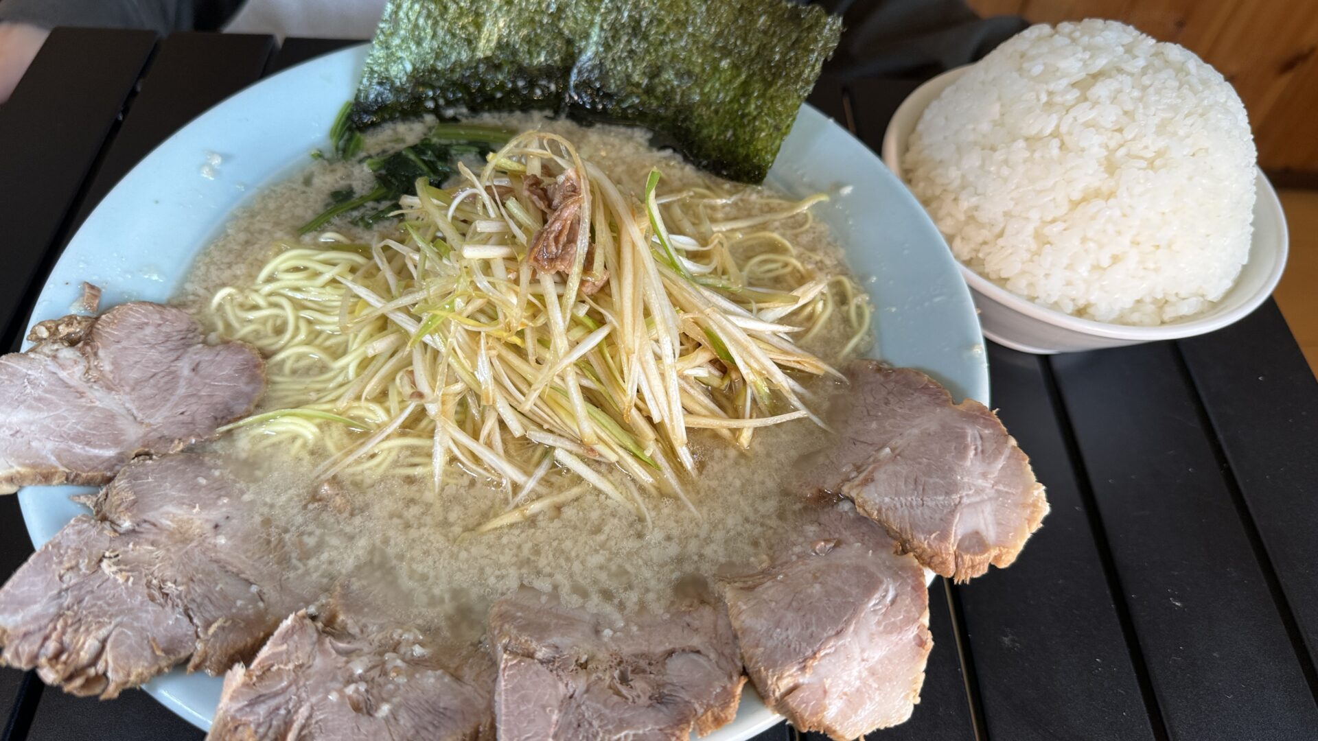 ラーメンショップ椿うしく野店ネギチャーシュー大盛ライス2つ分