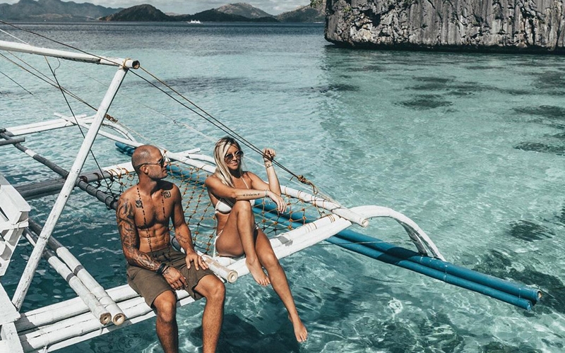 Couple Goals Travel - Destination Deluxe