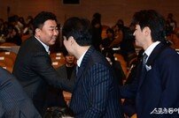 이범호 감독, 강민호 잘 지냈어?