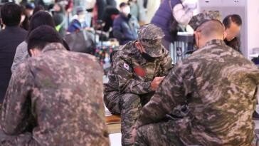 “지갑 잃어버려서 돈 좀”…휴가 나온 군인에 ‘구걸 사기’ [e글e글]