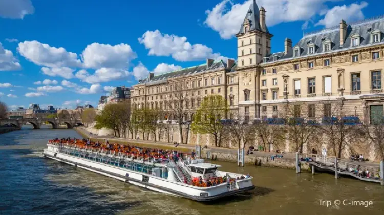 Things to do in Paris #9: Seine River Cruise