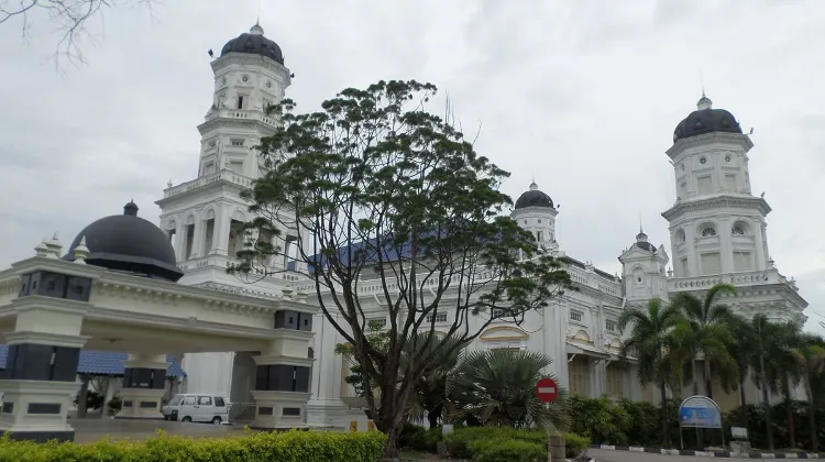 Visit Sultan Abu Bakar State Mosque